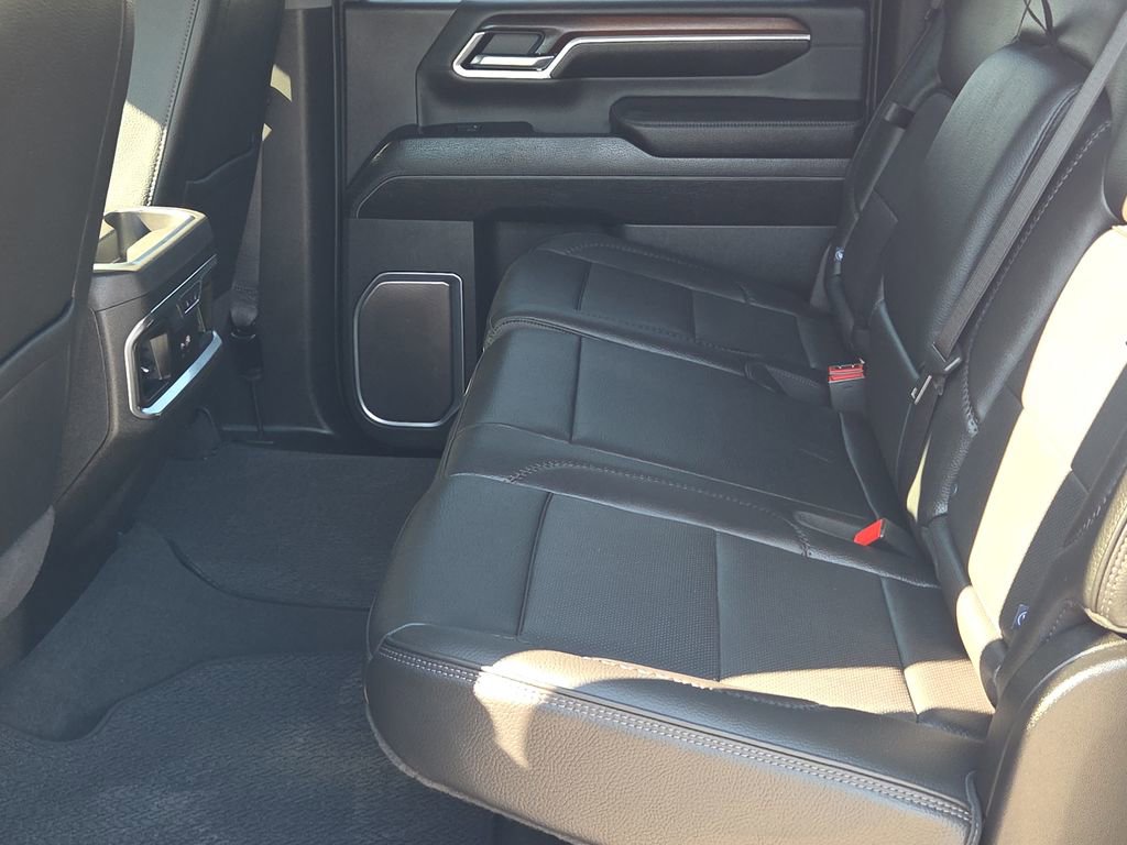 Used 2025 GMC Sierra 3500 Denali w/ Denali Reserve Package image 17