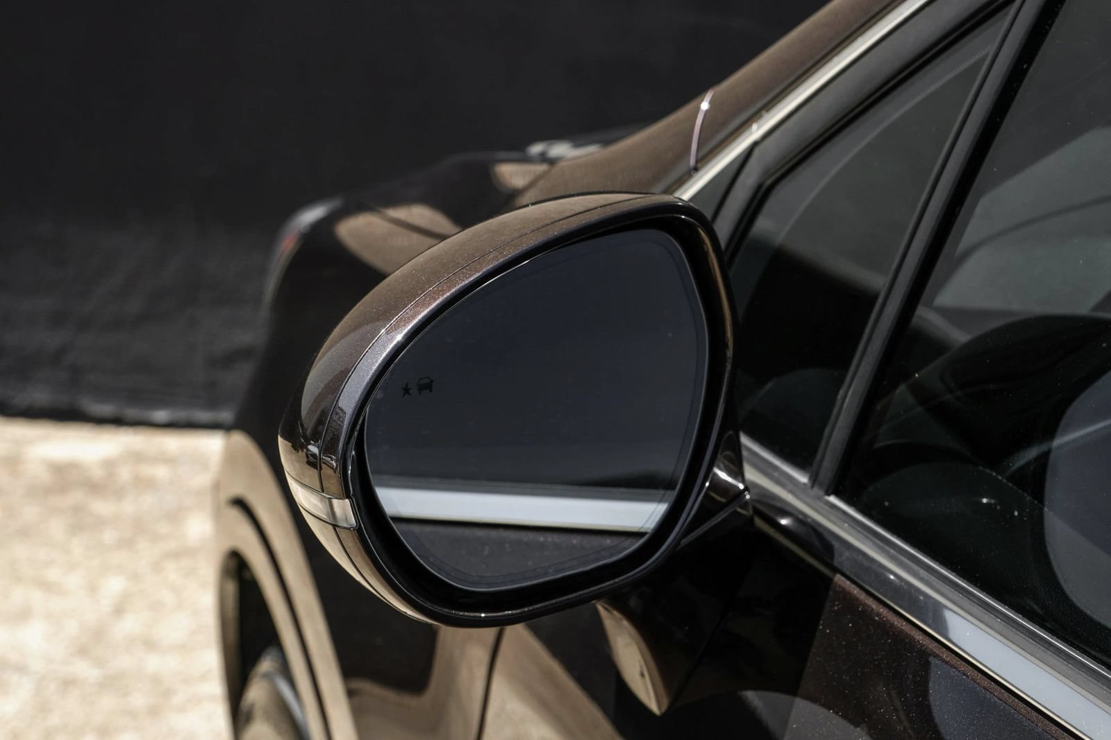 Used 2020 Buick Envision Essence AWD/4WD image 37