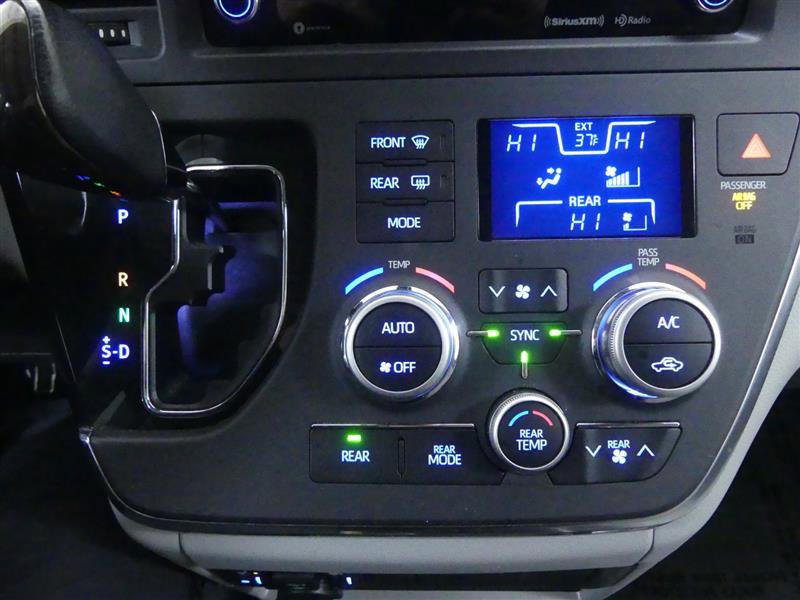 Used 2019 Toyota Sienna XLE w/ XLE Navigation Package image 15