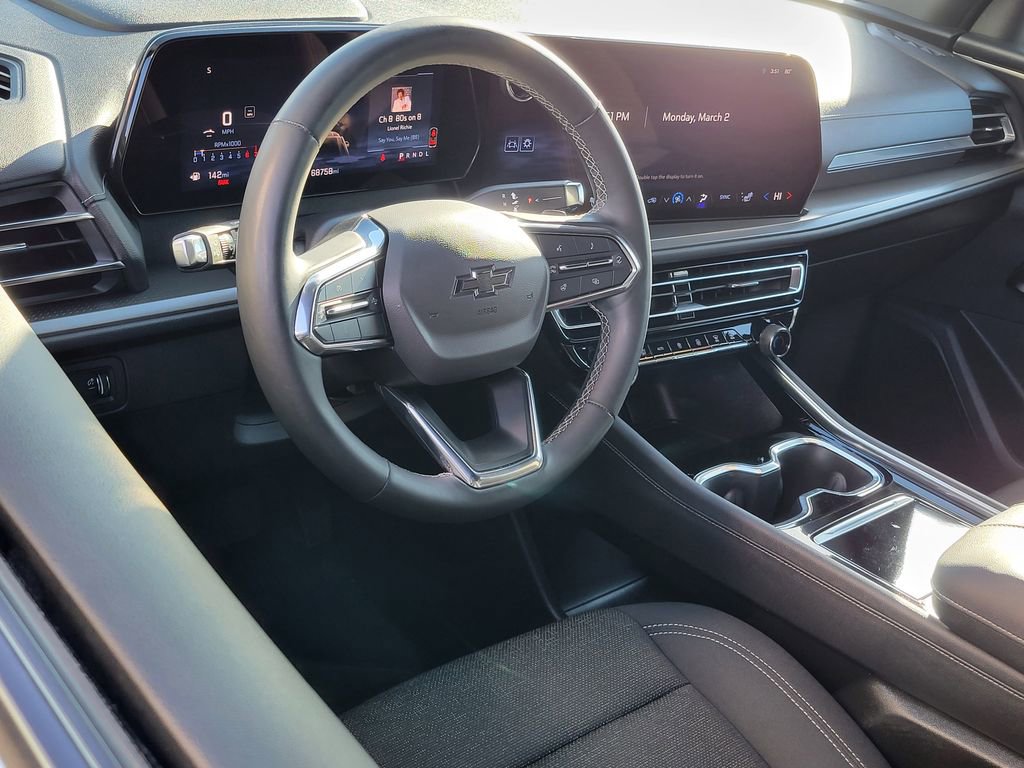 Used 2024 Chevrolet Traverse LS w/ Midnight/Sport Edition image 3