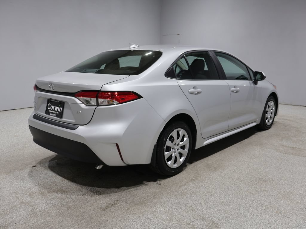 Used 2026 Toyota Corolla LE FWD image 2