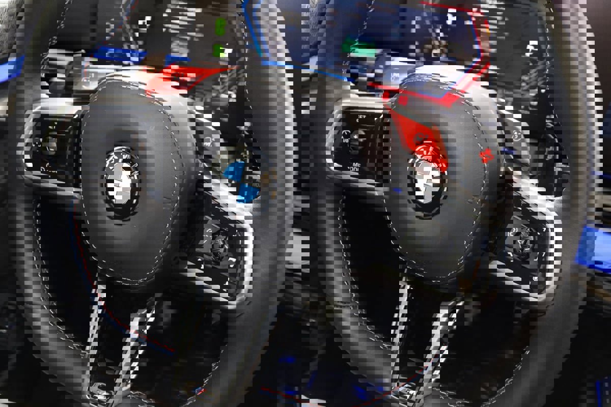 Used 2025 BMW M5 w/ Carbon Package image 62