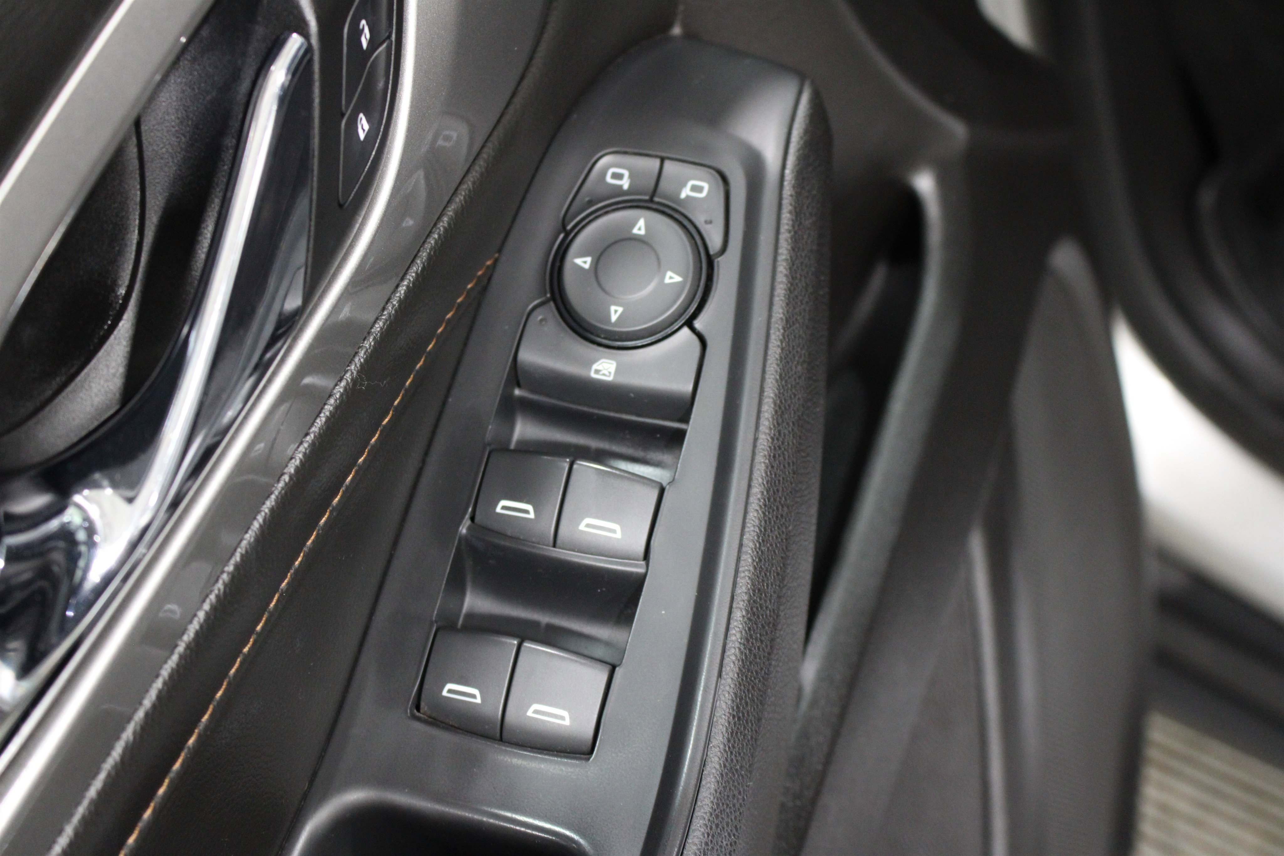 Used 2018 Chevrolet Traverse LS FWD image 7