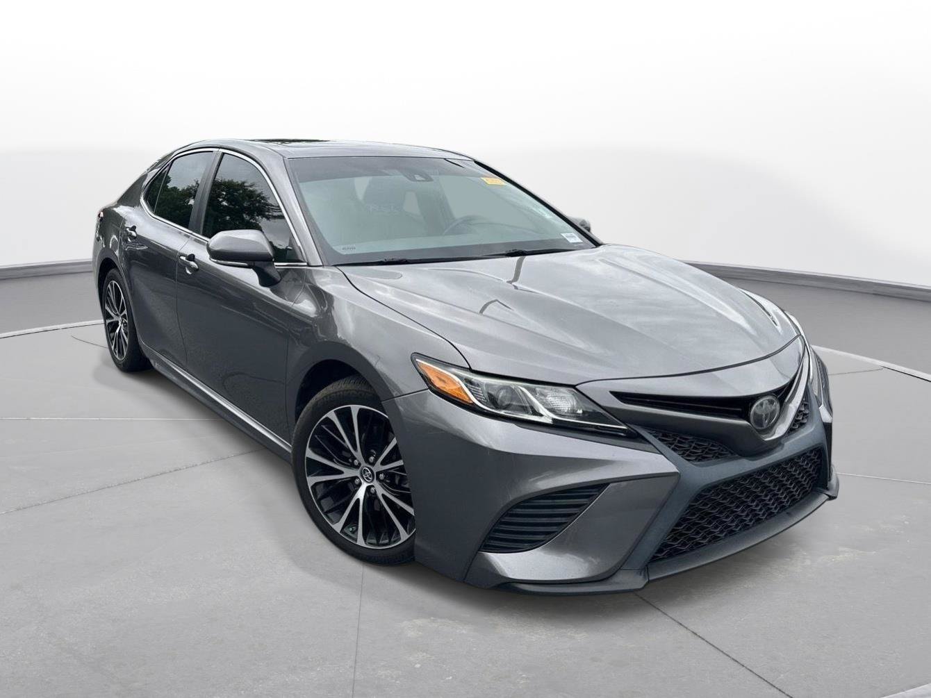 Used 2018 Toyota Camry SE w/ Audio Package FWD image 4
