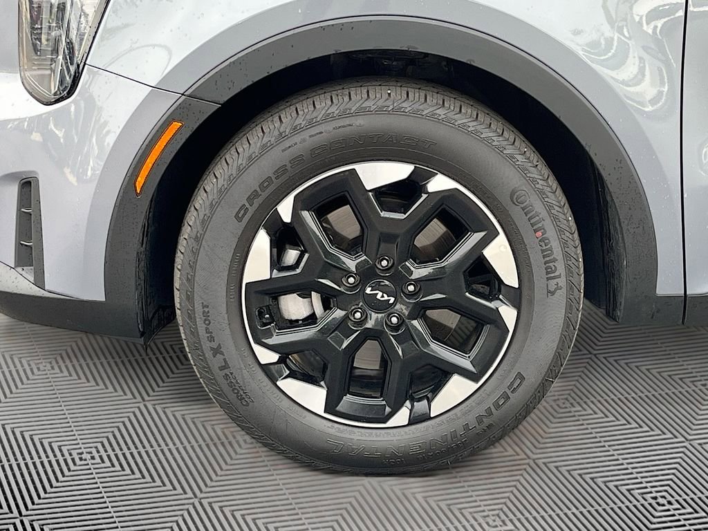 Certified 2025 Kia Sorento S w/ Panoramic Sunroof Package FWD image 11