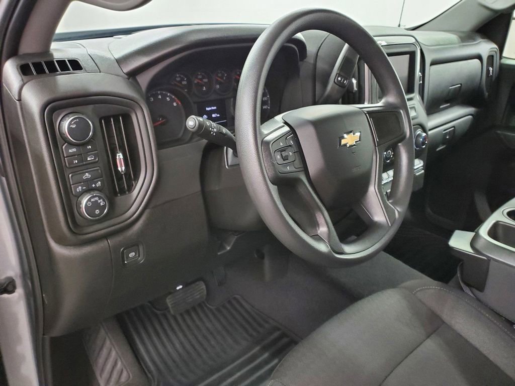 Used 2024 Chevrolet Silverado 1500 Custom image 12