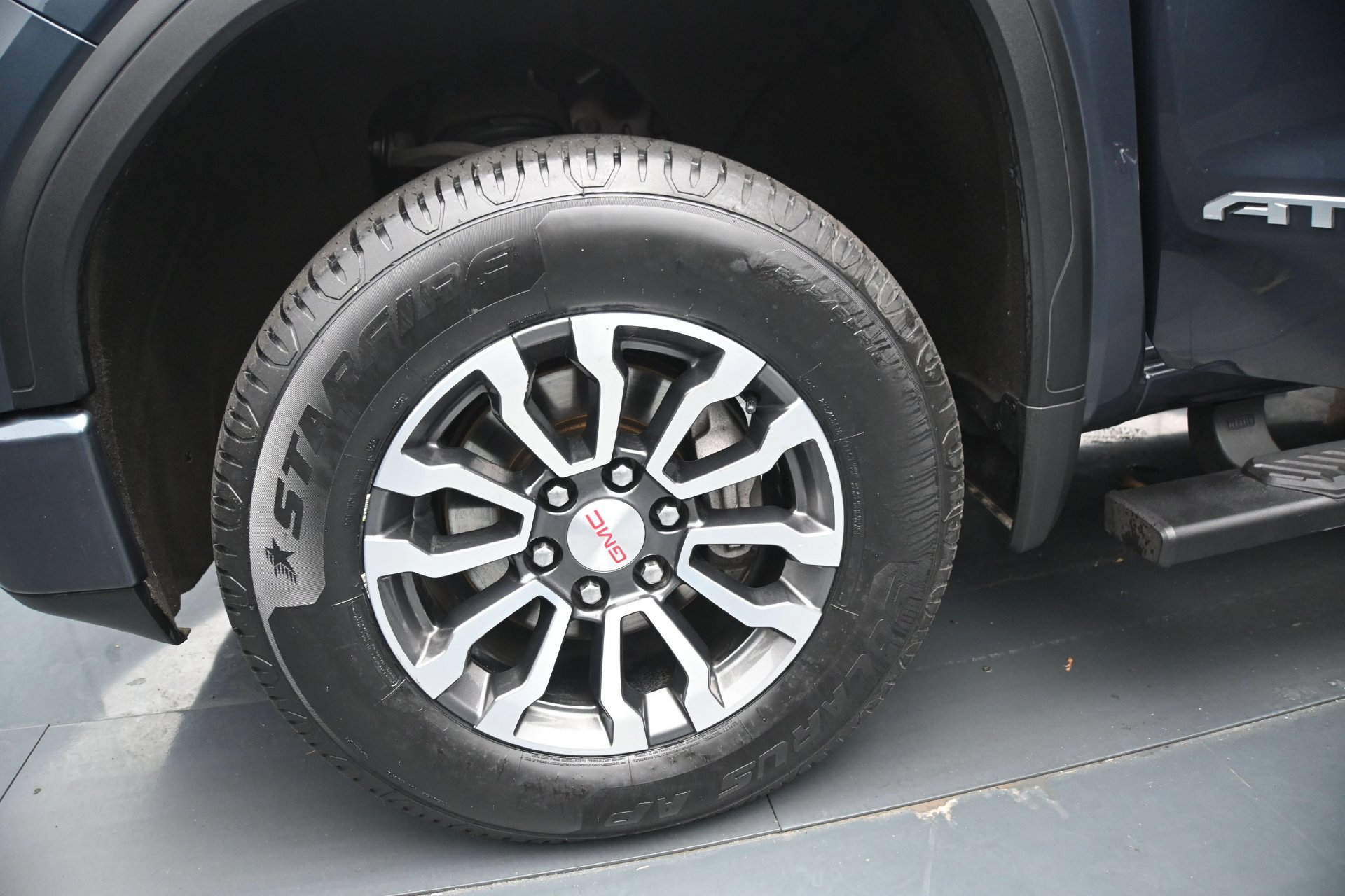 Used 2021 GMC Sierra 1500 AT4 w/ Off-Road Performance Package AWD/4WD image 30
