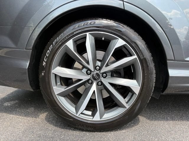 Used 2024 Audi SQ7 Prestige AWD/4WD image 16