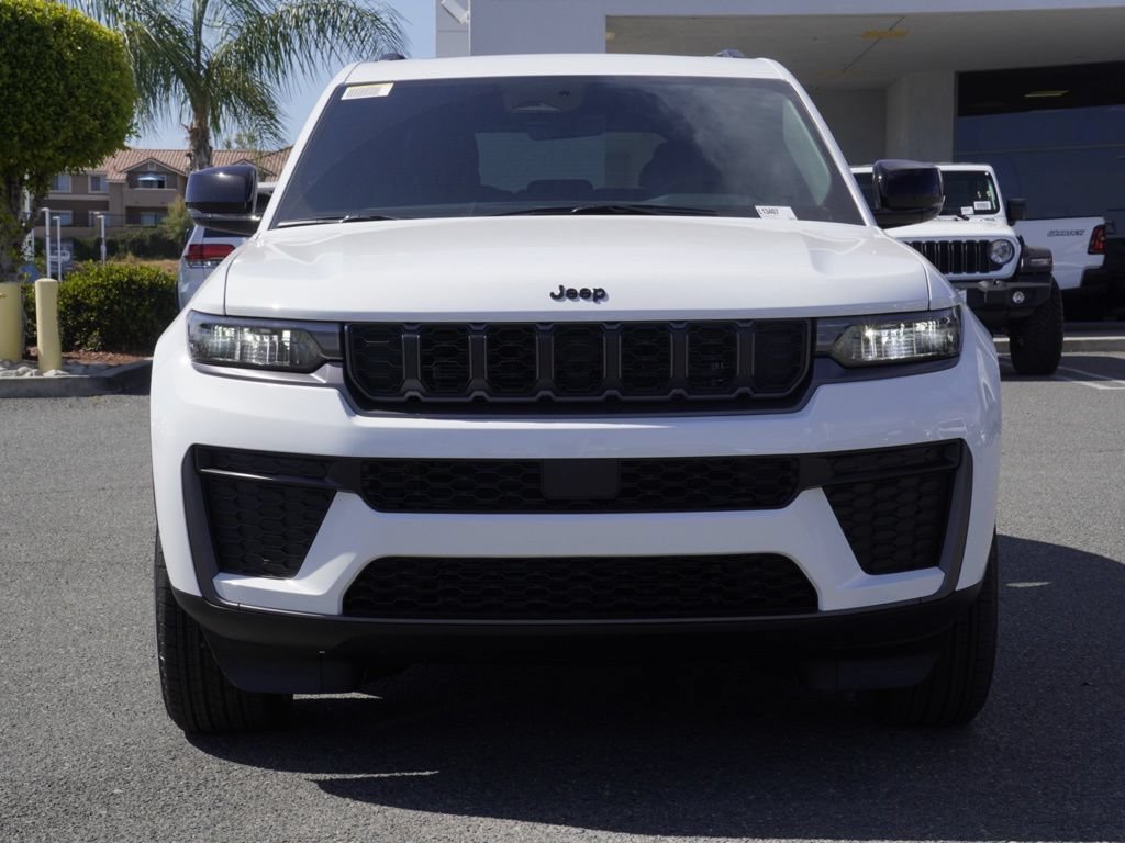 New 2026 Jeep Grand Cherokee Altitude AWD/4WD image 9