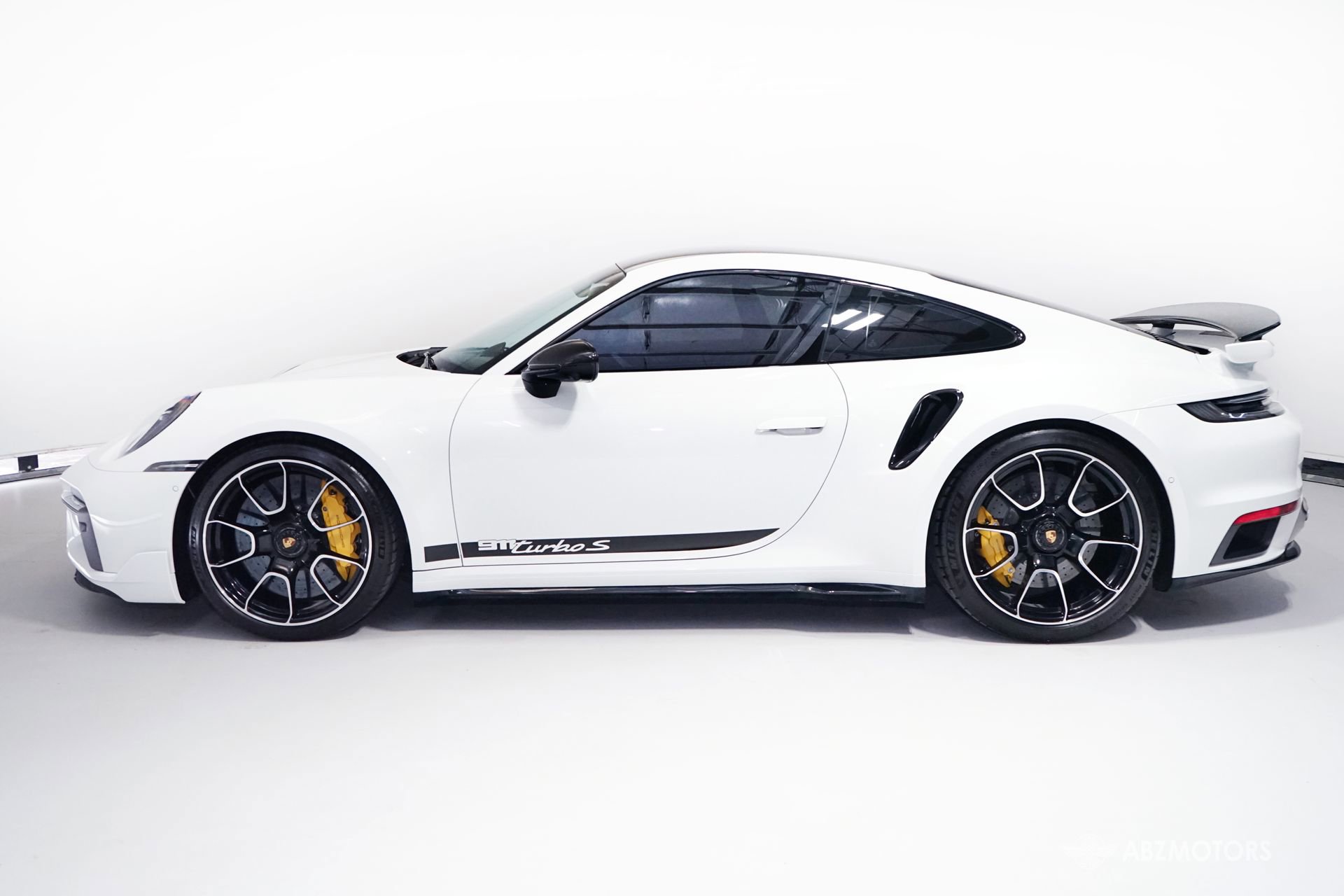 Used 2025 Porsche 911 Turbo S AWD/4WD image 4