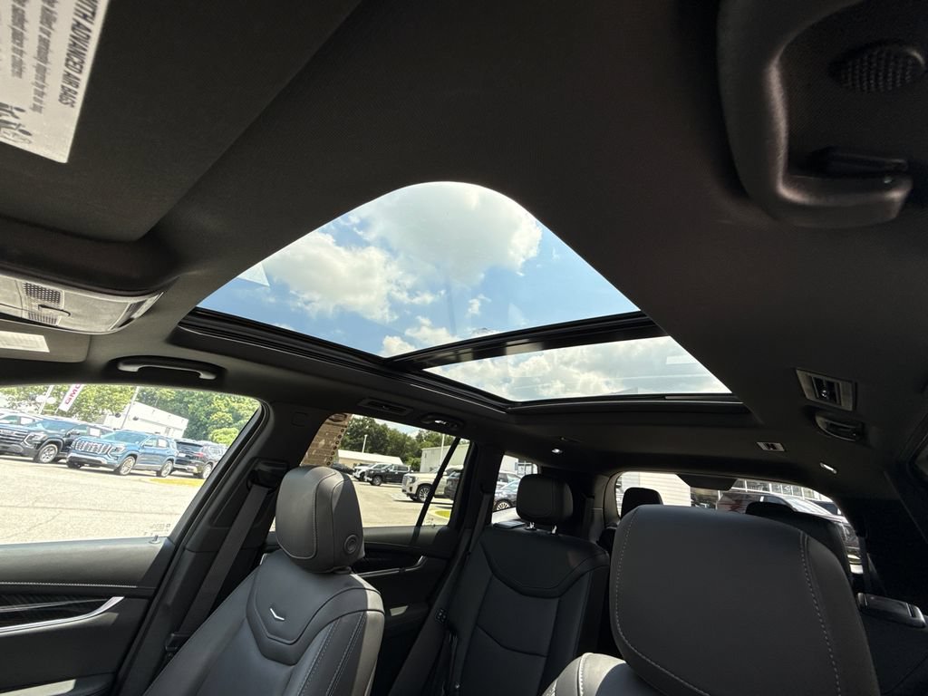 Certified 2025 Cadillac XT6 Premium Luxury FWD image 35
