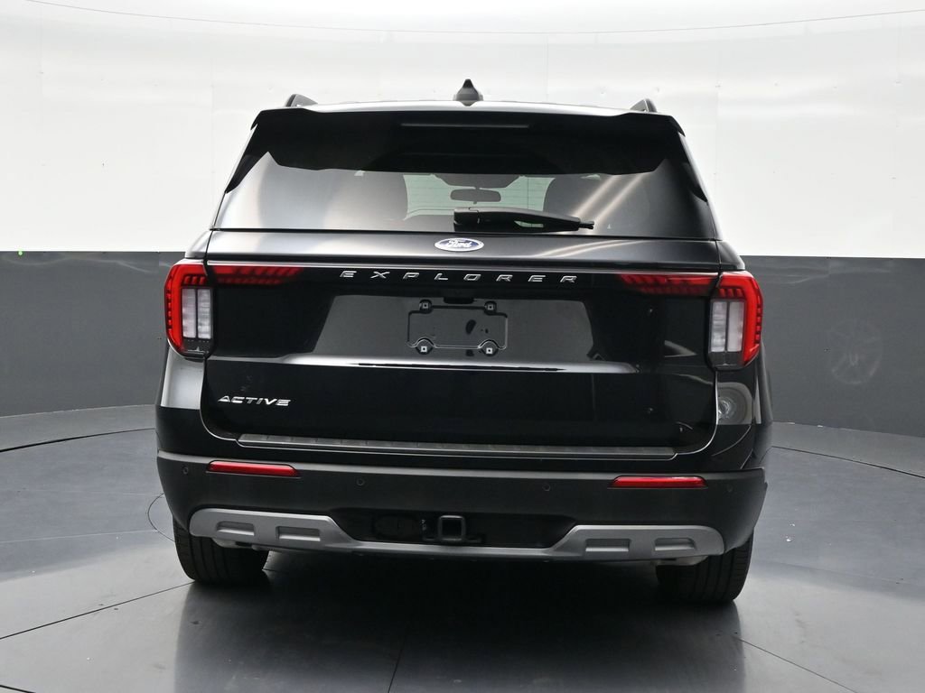 Used 2025 Ford Explorer Active w/ Active Comfort Package RWD image 4