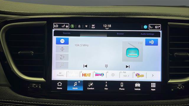Used 2024 Chrysler Pacifica Limited FWD image 29