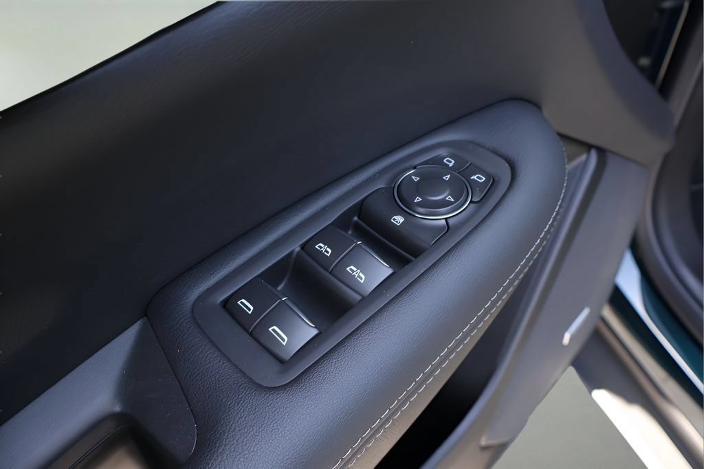 Certified 2026 Cadillac XT5 Luxury FWD image 12