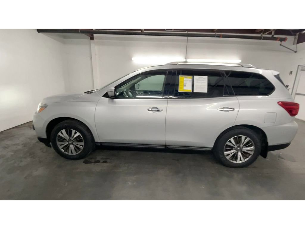 Used 2020 Nissan Pathfinder S image 5