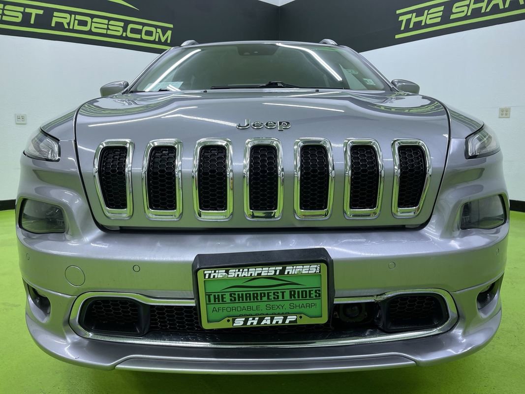 Used 2017 Jeep Cherokee Overland w/ Technology Group image 3