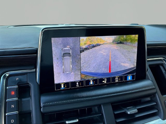Used 2021 Chevrolet Tahoe Z71 w/ Z71 Off-Road Package AWD/4WD image 16