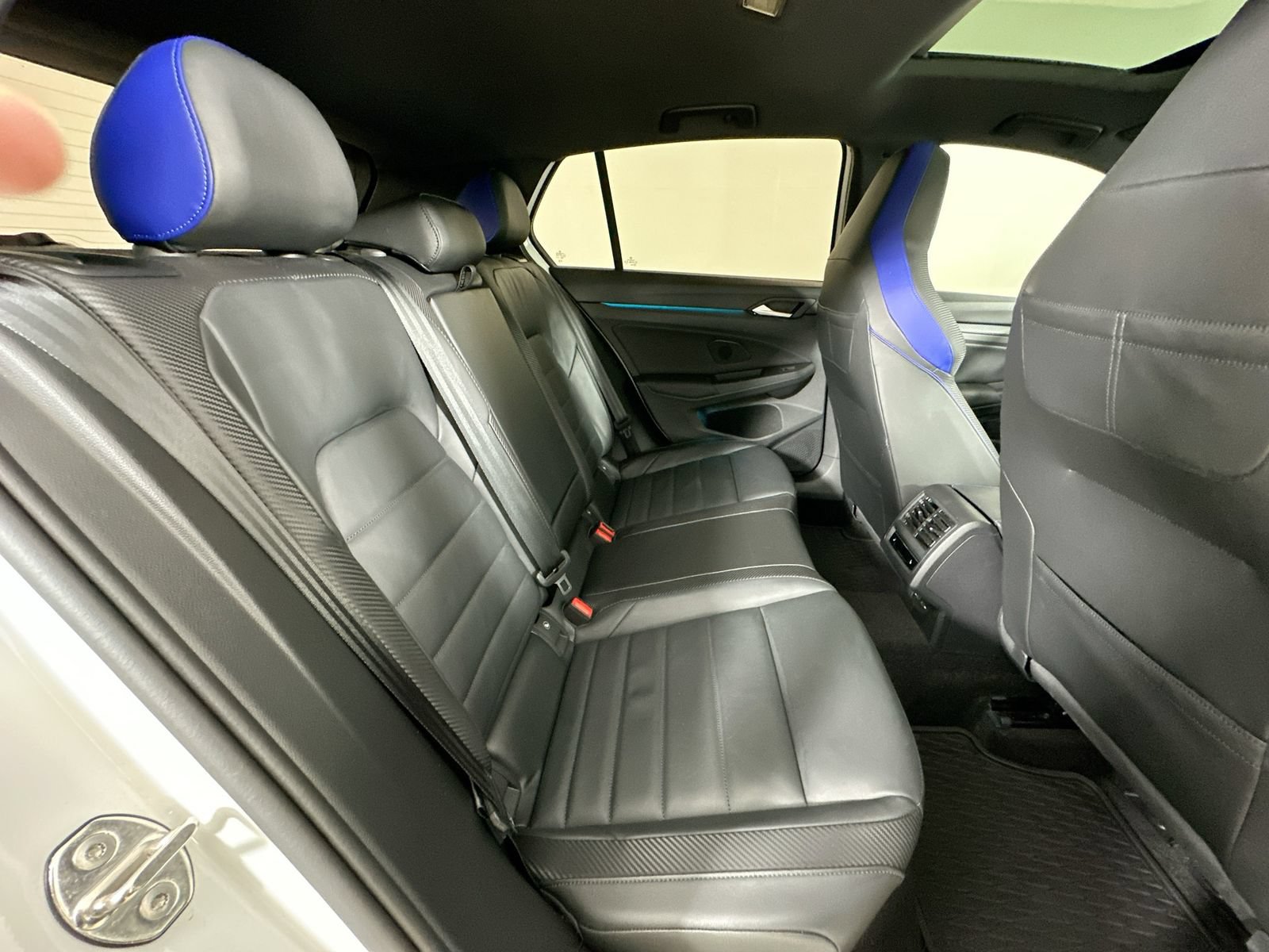 Used 2024 Volkswagen Golf R AWD/4WD image 41