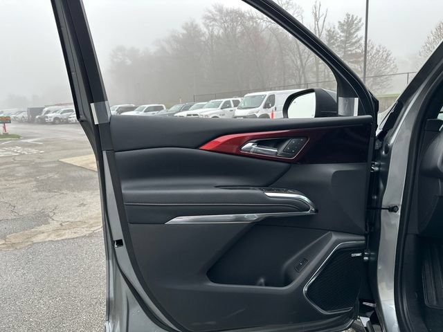 New 2026 Chevrolet Traverse RS w/ LPO, Floor Liner Package AWD/4WD image 23