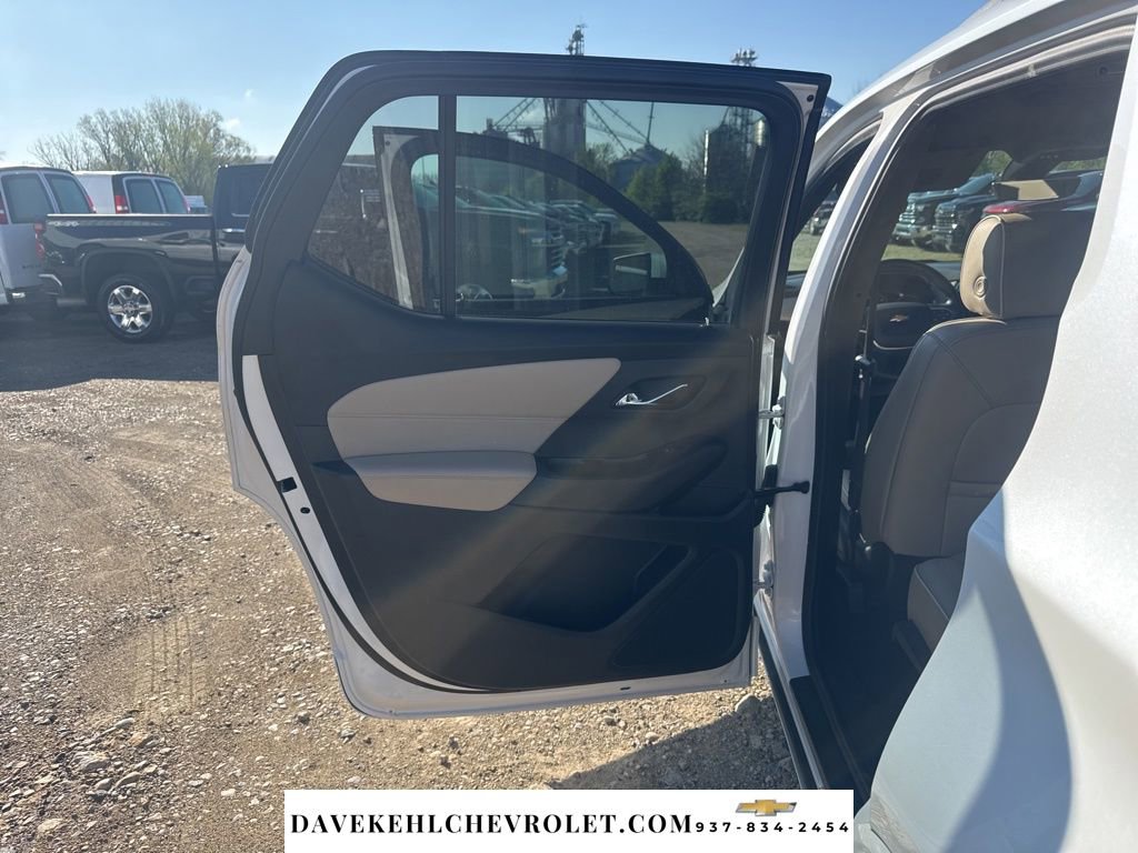Used 2023 Chevrolet Traverse Premier AWD/4WD image 23