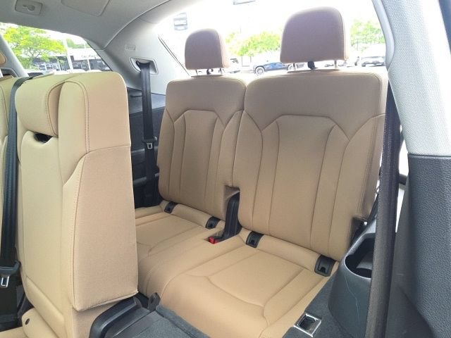 Used 2025 Audi Q7 3.0T Premium Plus AWD/4WD image 28