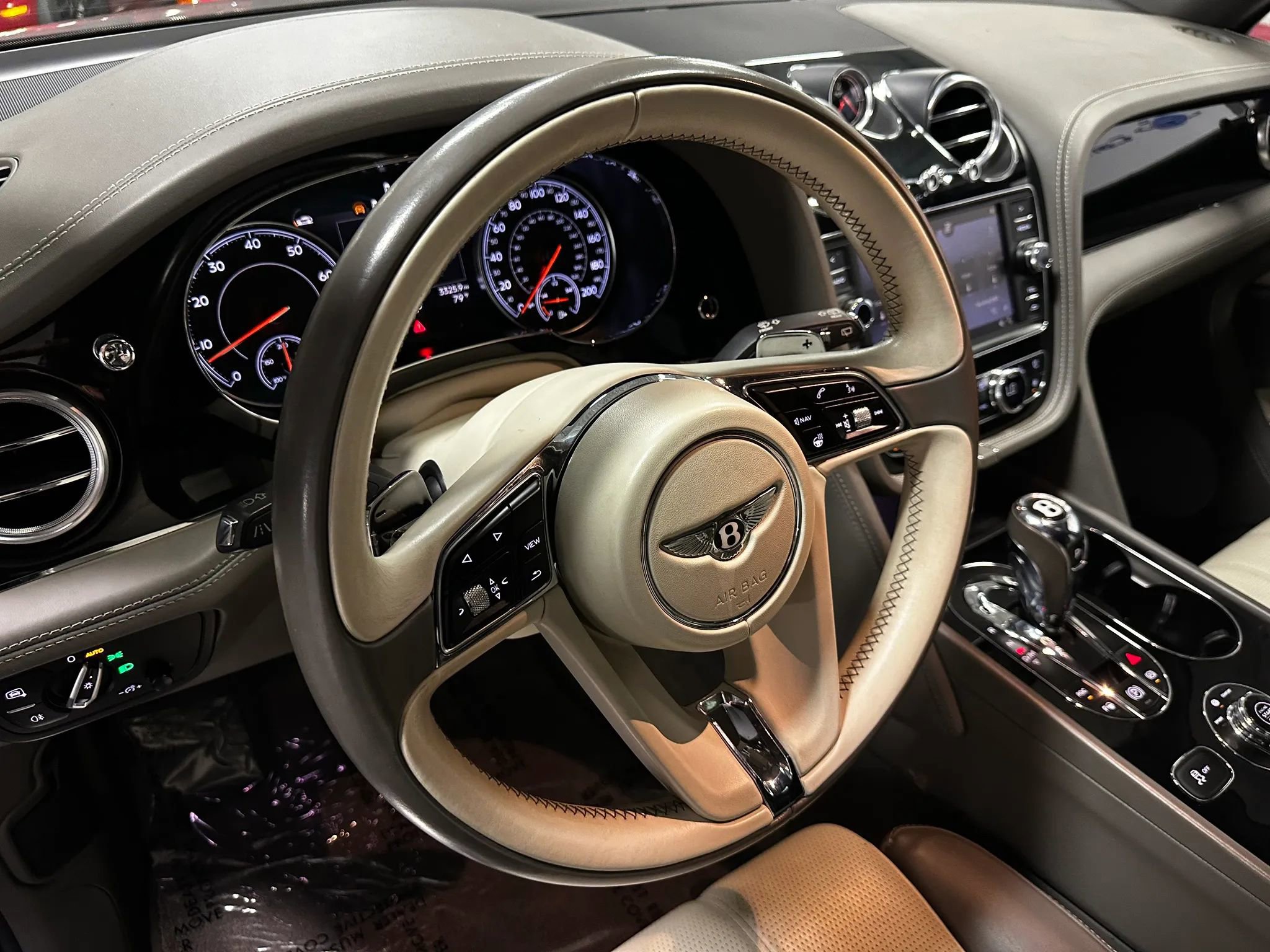 Used 2018 Bentley Bentayga AWD/4WD image 7
