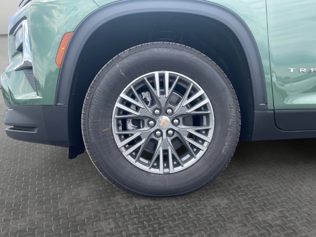 New 2027 Chevrolet Traverse LT w/ Driver Confidence Package AWD/4WD image 9