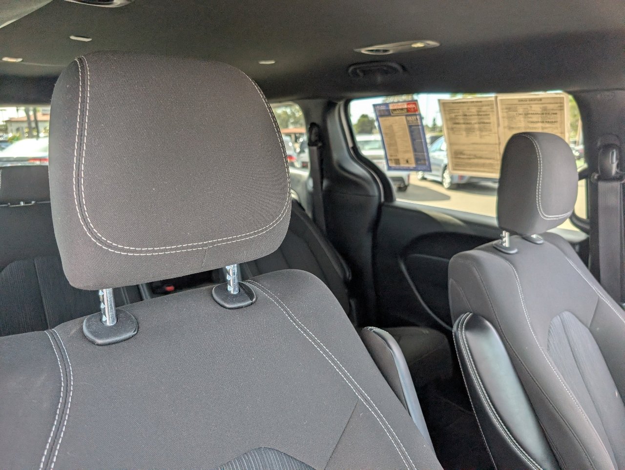 Used 2024 Chrysler Pacifica Touring image 3