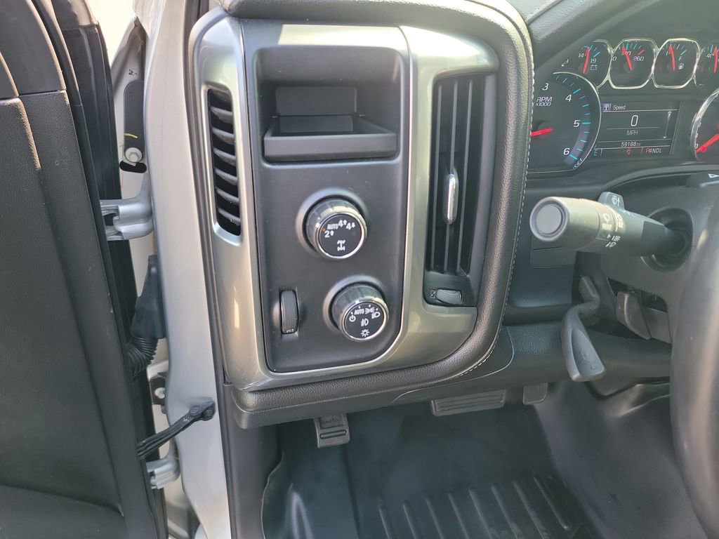 Used 2018 Chevrolet Silverado 1500 LTZ AWD/4WD image 21