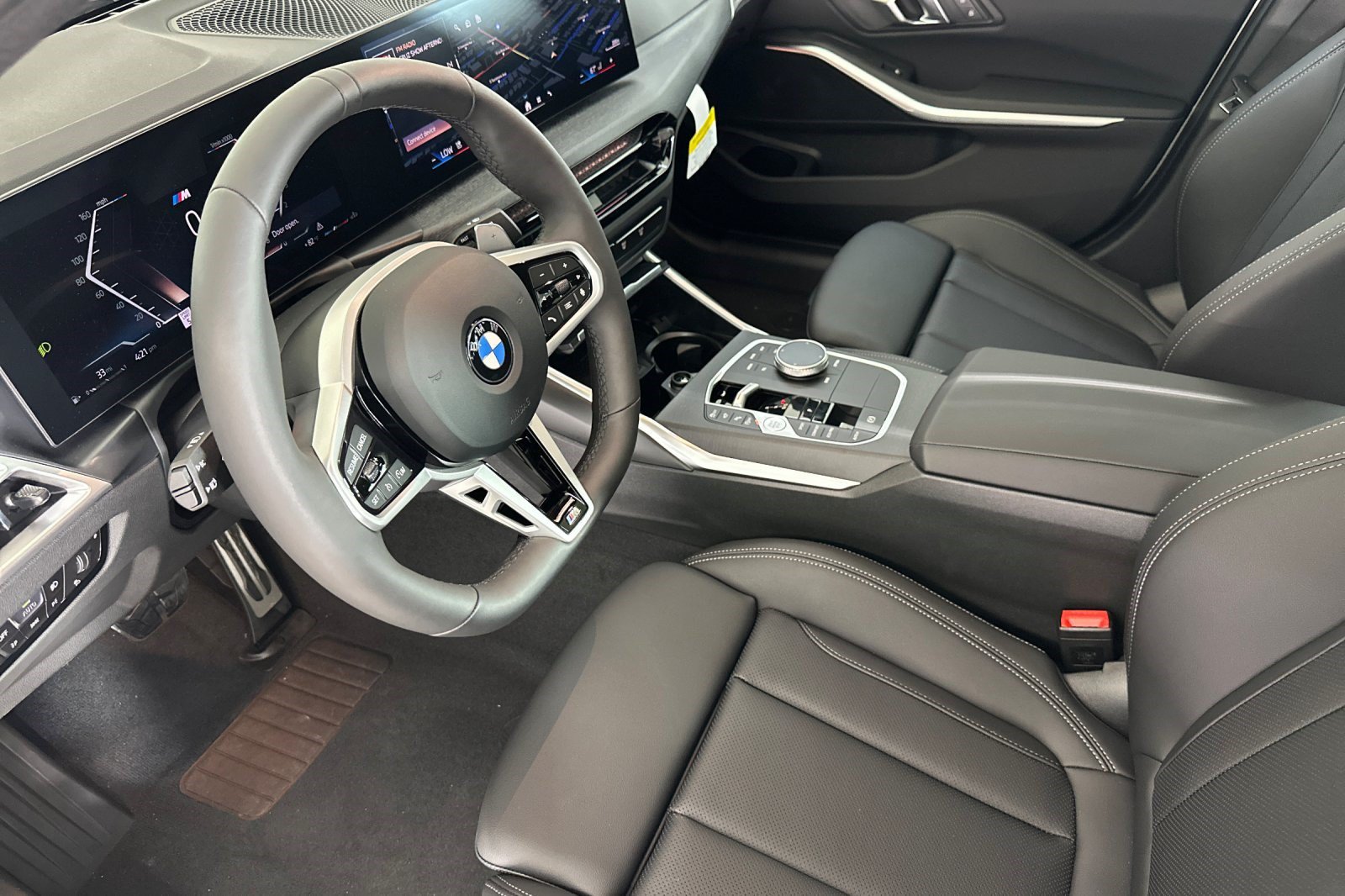 New 2026 BMW 330i Sedan w/ M Sport Package RWD image 4