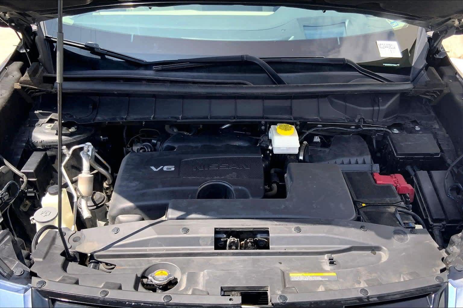 Used 2022 Nissan Pathfinder Platinum w/ Cargo Package FWD image 9