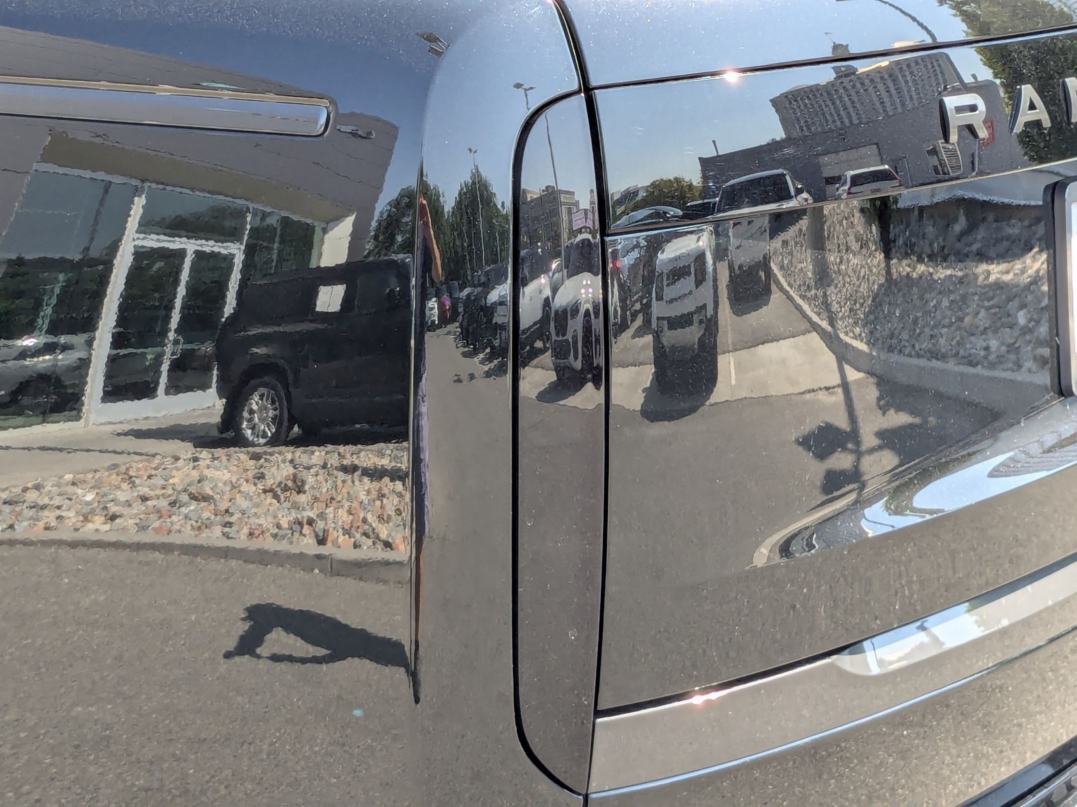 New 2026 Land Rover Range Rover Long Wheelbase SE AWD/4WD image 11