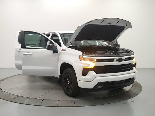 Used 2024 Chevrolet Silverado 1500 RST w/ Z71 Off-Road Package AWD/4WD image 11