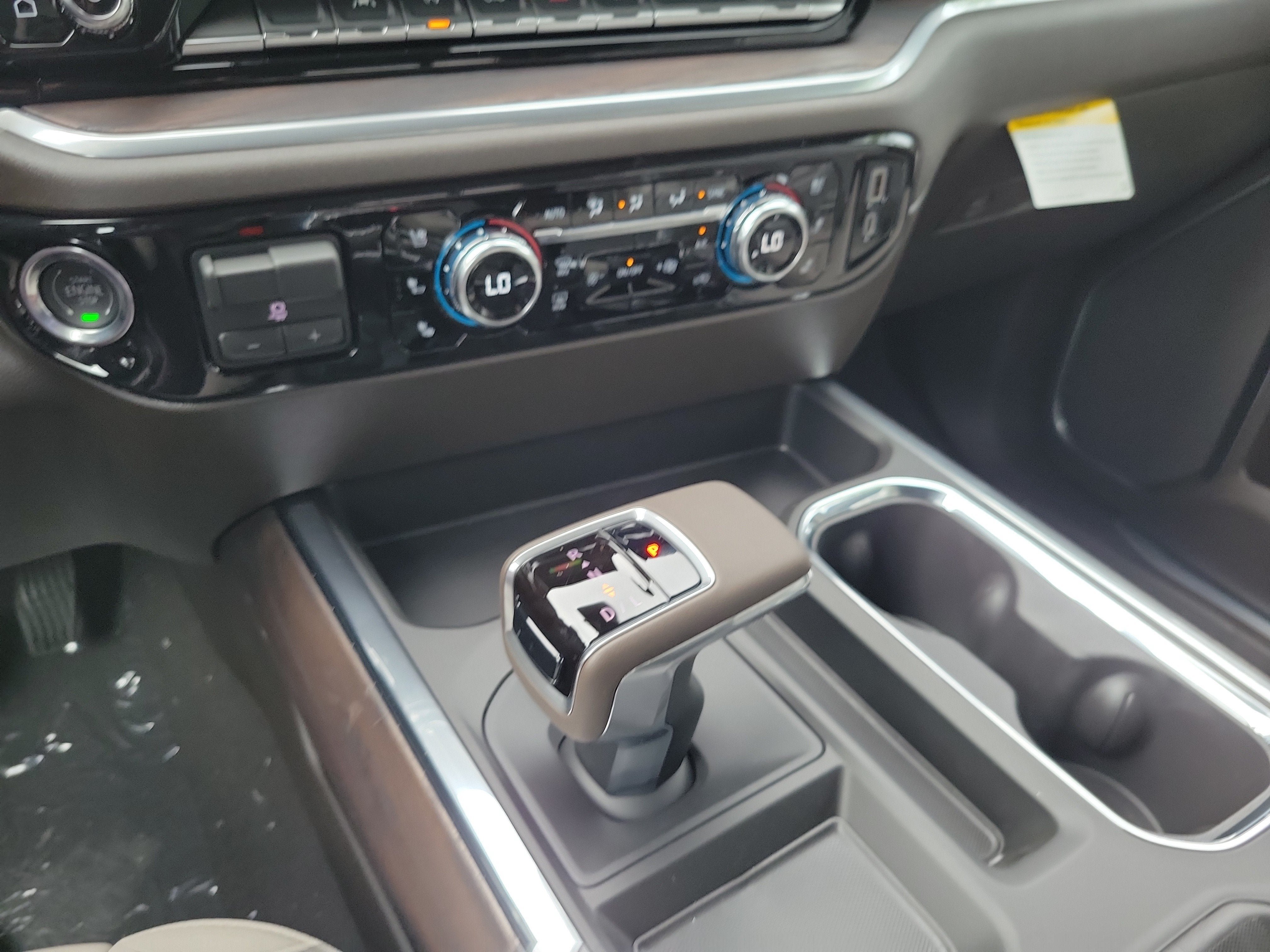 New 2026 GMC Sierra 1500 SLT w/ SLT Premium Package AWD/4WD image 11
