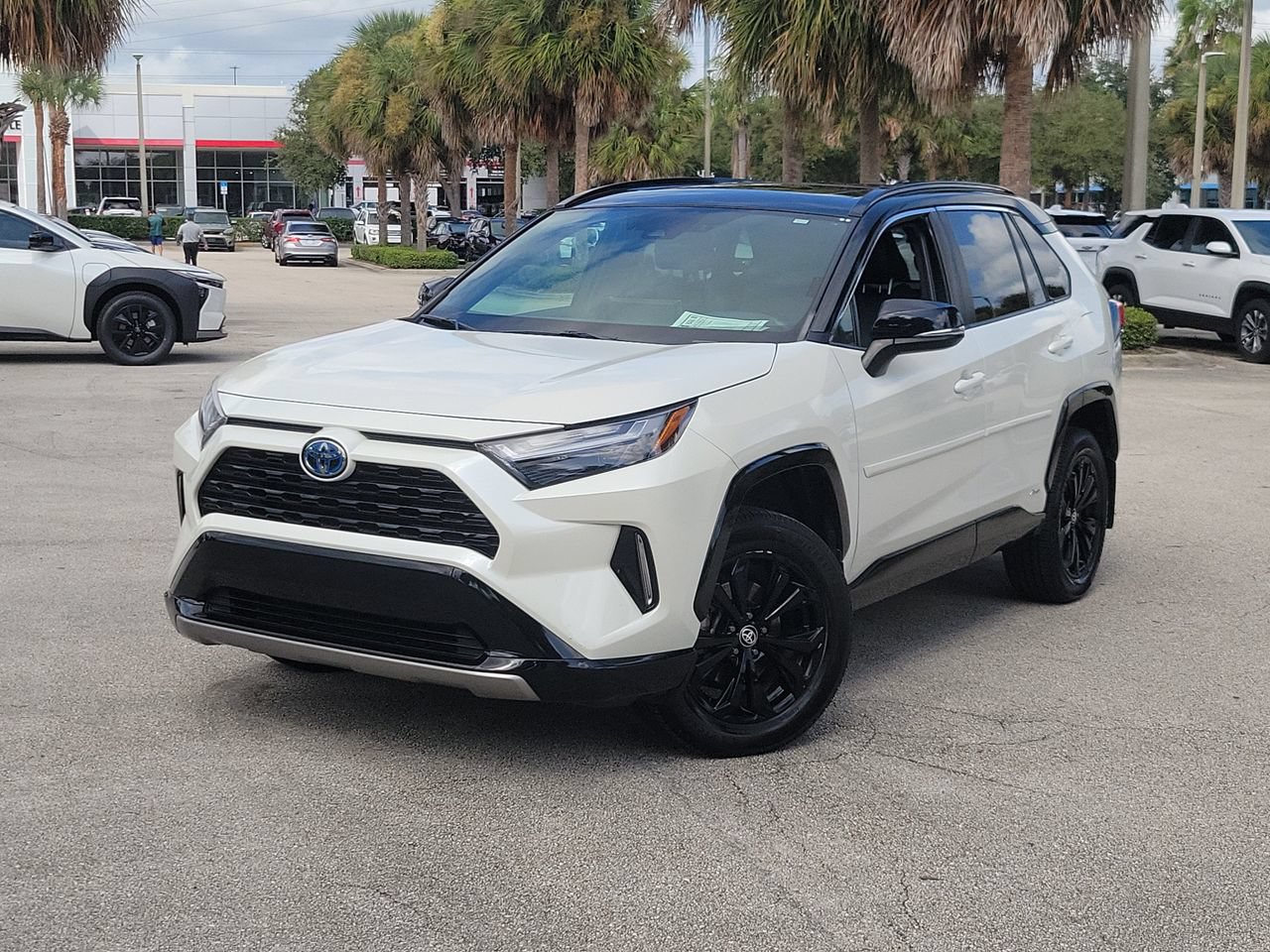 Used 2022 Toyota RAV4 XSE w/ XSE Grade Weather Package AWD/4WD image 1
