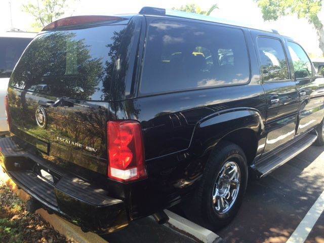 Used 2006 Cadillac Escalade ESV AWD image 2