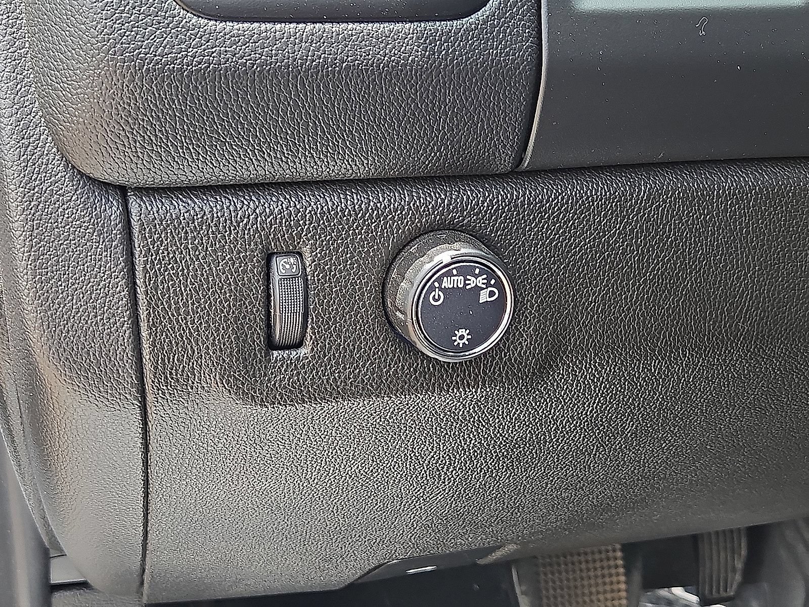 Used 2021 Chevrolet Colorado LT RWD image 24
