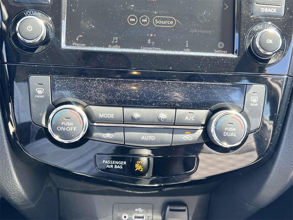 Used 2022 Nissan Rogue Sport SV w/ Technology Package image 27