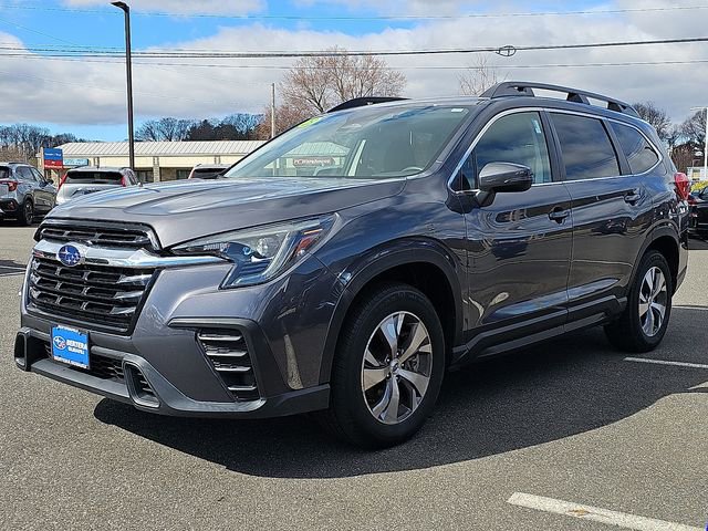 Used 2023 Subaru Ascent Premium w/ Convenience Package image 3