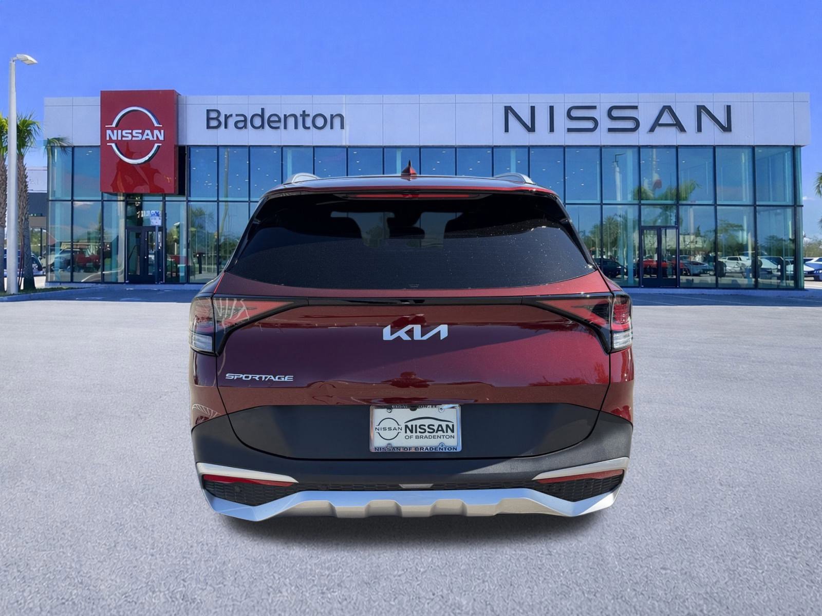 Used 2023 Kia Sportage LX image 6