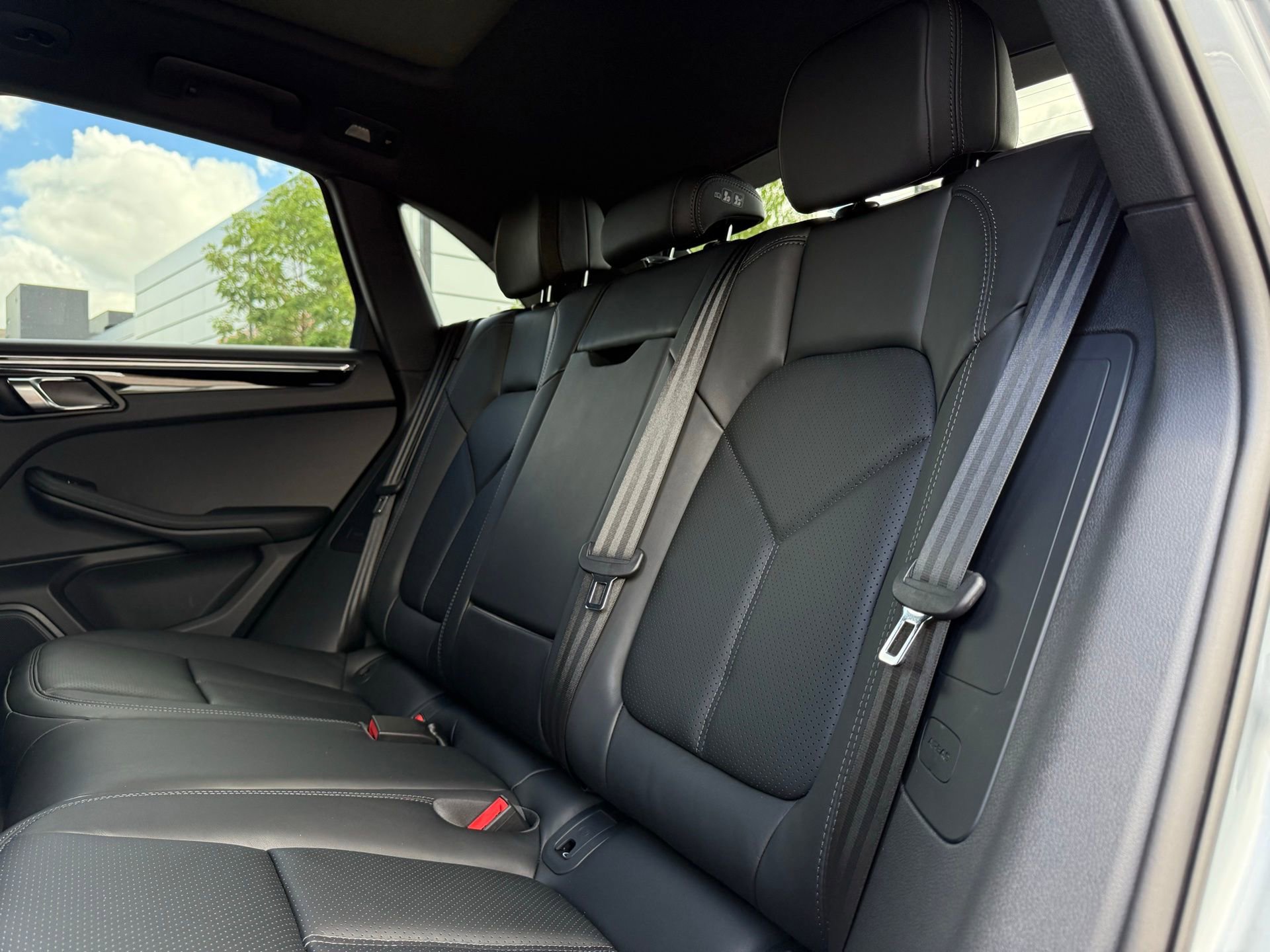 Used 2026 Porsche Macan image 29