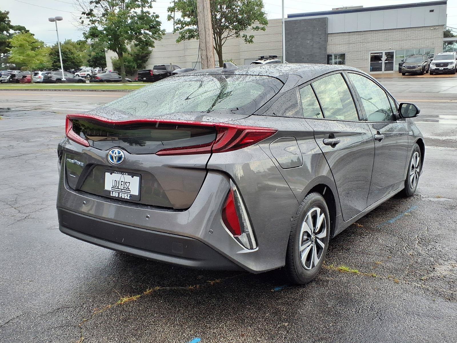Used 2017 Toyota Prius Prime Advanced w/ Carpet Mat Package FWD image 21