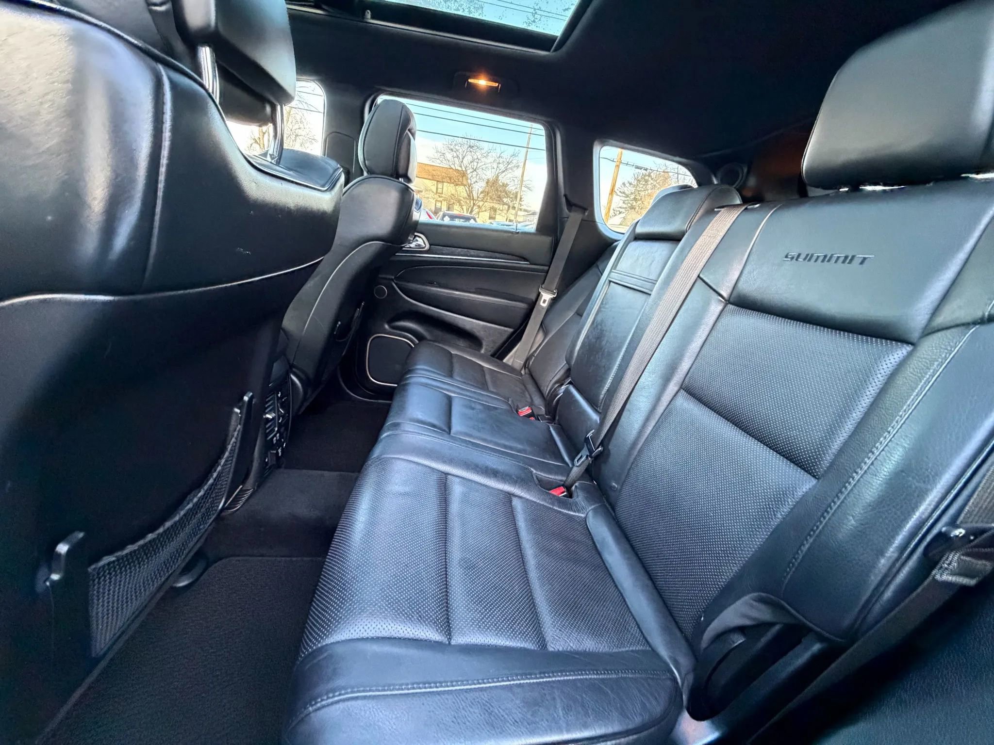 Used 2014 Jeep Grand Cherokee Summit image 14