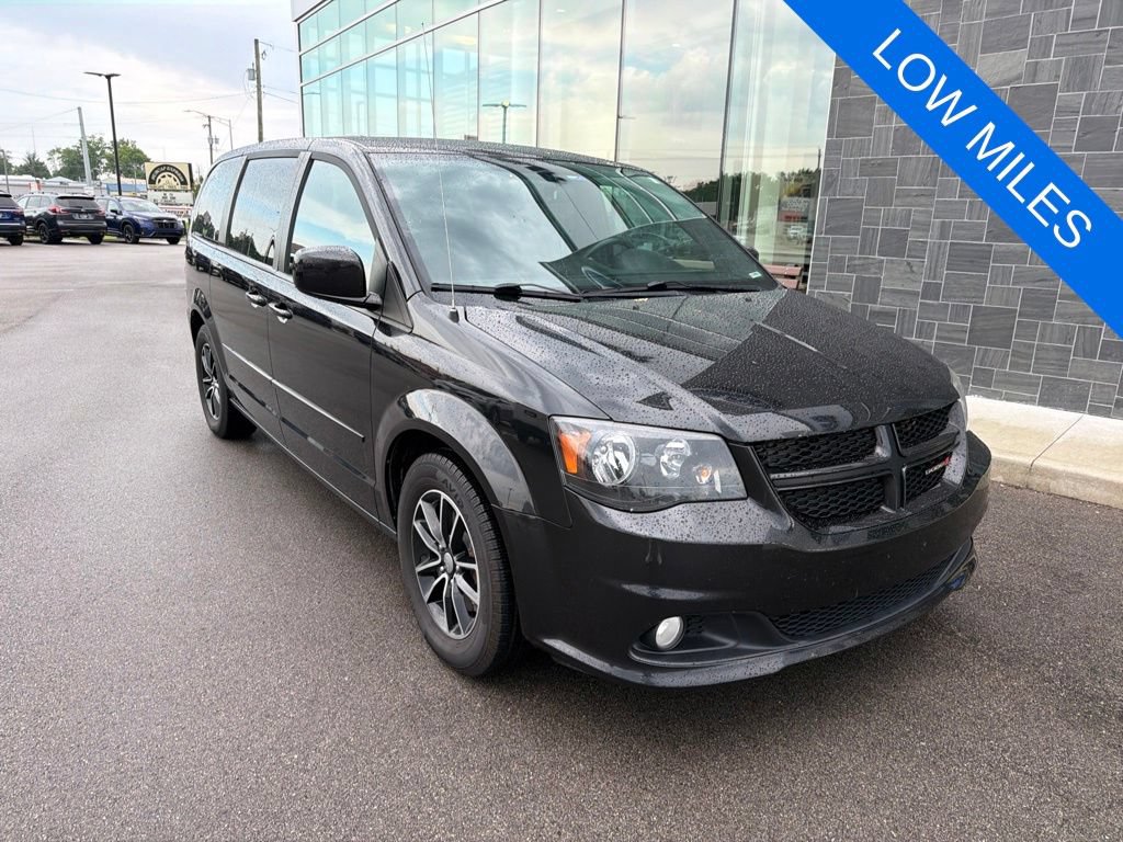 Used 2016 Dodge Grand Caravan SXT FWD image 1