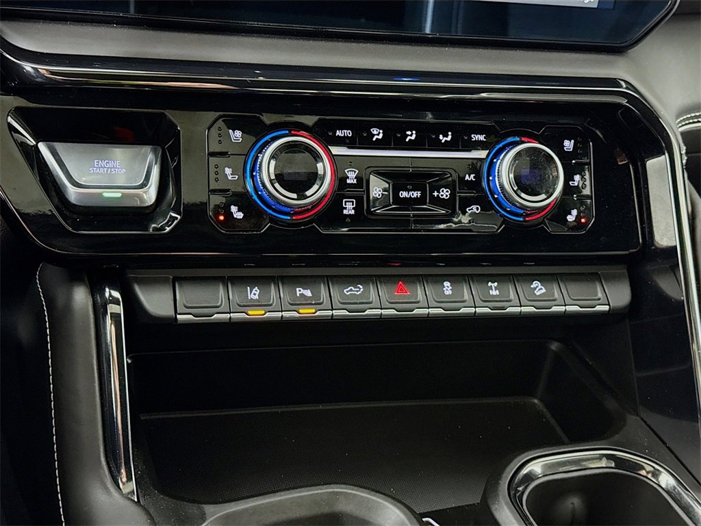 Used 2024 GMC Sierra 2500 AT4X image 8