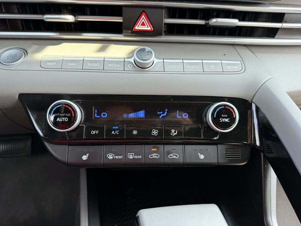 Certified 2023 Hyundai Elantra SEL w/ Convenience Package FWD image 19