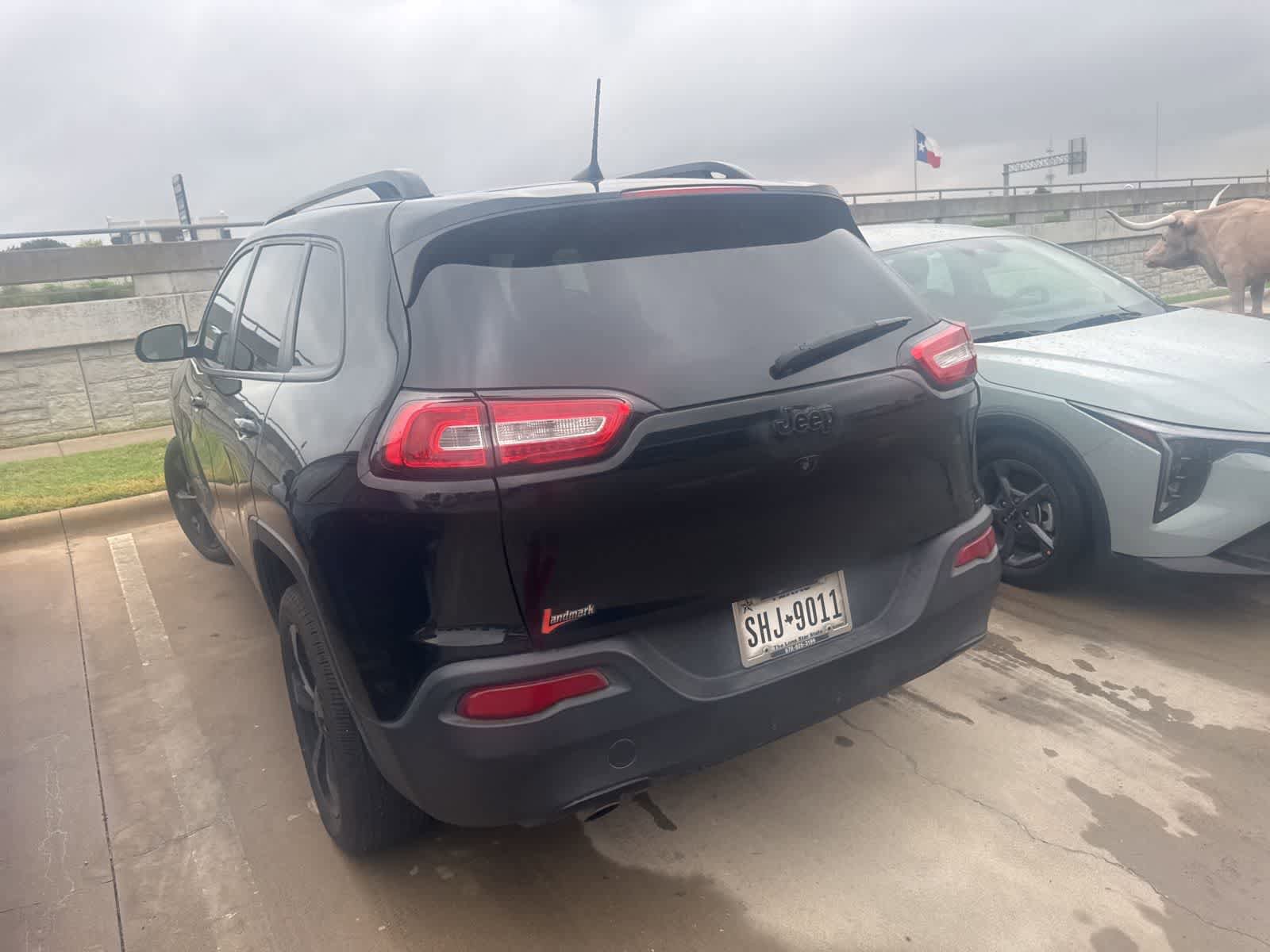 Used 2017 Jeep Cherokee High Altitude FWD image 9