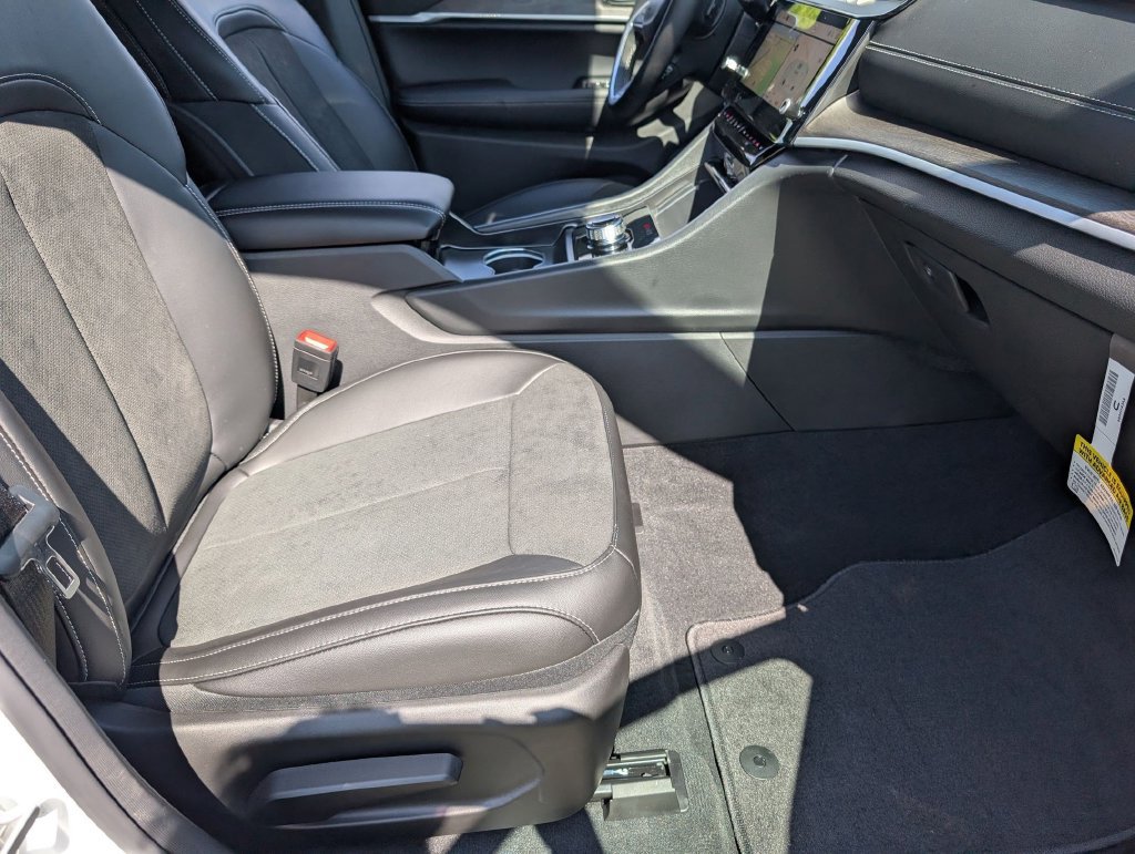 New 2026 Jeep Grand Cherokee Altitude RWD image 30