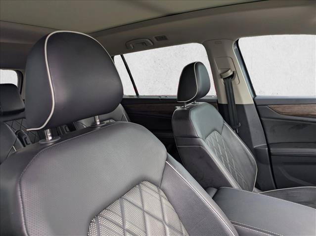Used 2024 Volkswagen Atlas SEL Premium R-Line AWD/4WD image 19