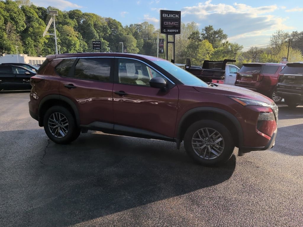 Used 2025 Nissan Rogue S AWD/4WD image 5